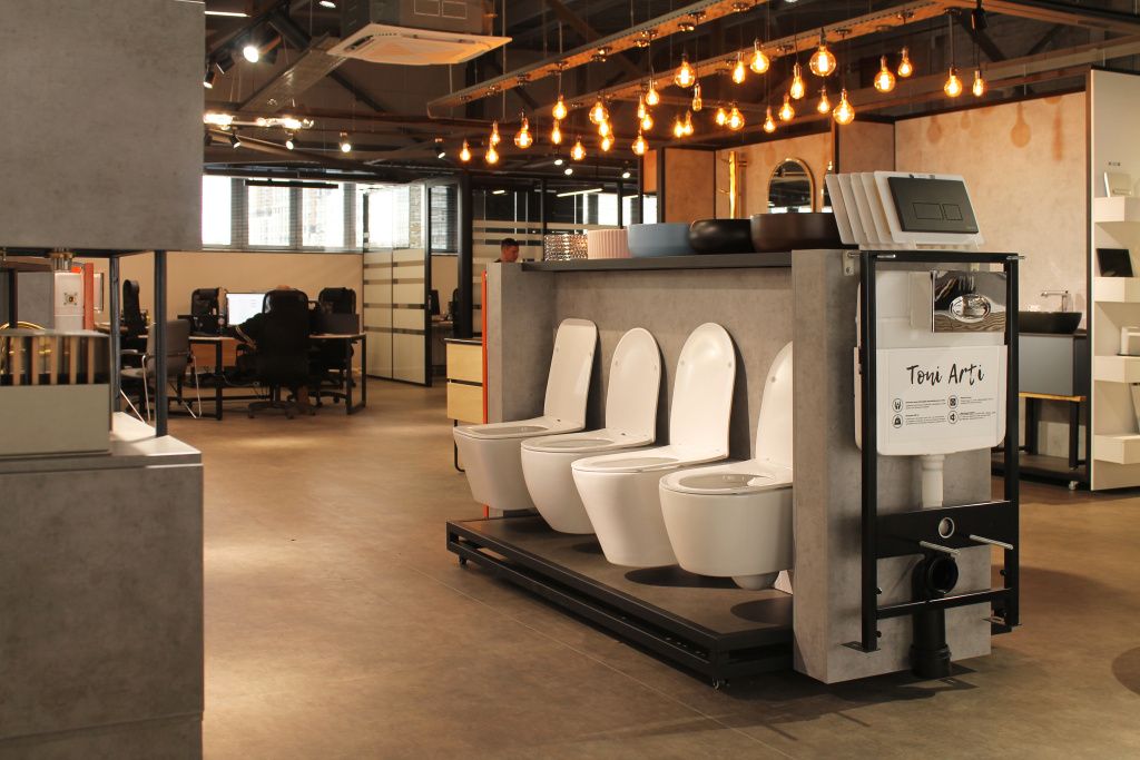 Шоу-рум на левом берегу: ул. Сибиряков-Гвардейцев, 51/3а