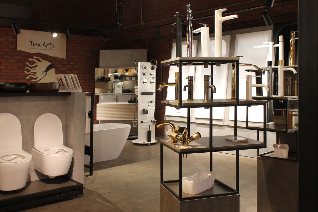 Шоу-рум на левом берегу: ул. Сибиряков-Гвардейцев, 51/3а