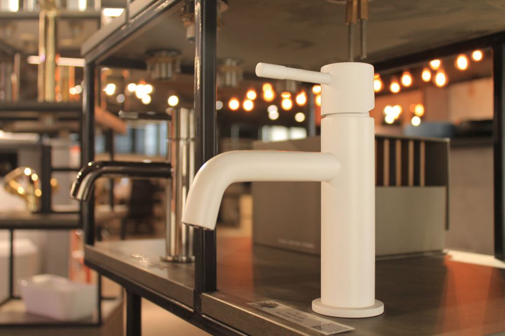 Шоу-рум на левом берегу: ул. Сибиряков-Гвардейцев, 51/3а