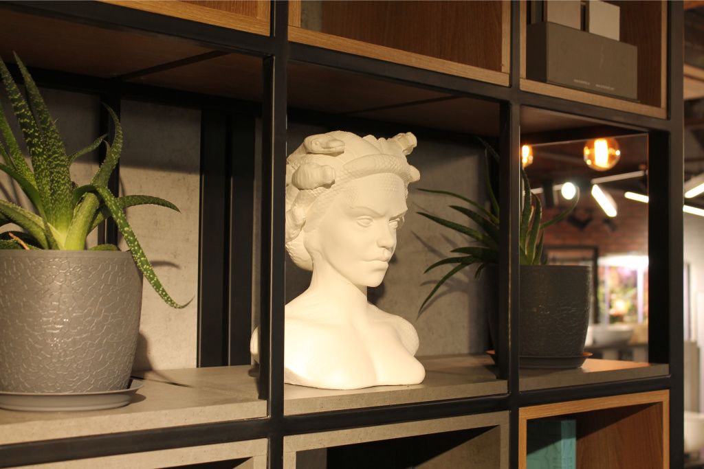 Шоу-рум на левом берегу: ул. Сибиряков-Гвардейцев, 51/3а